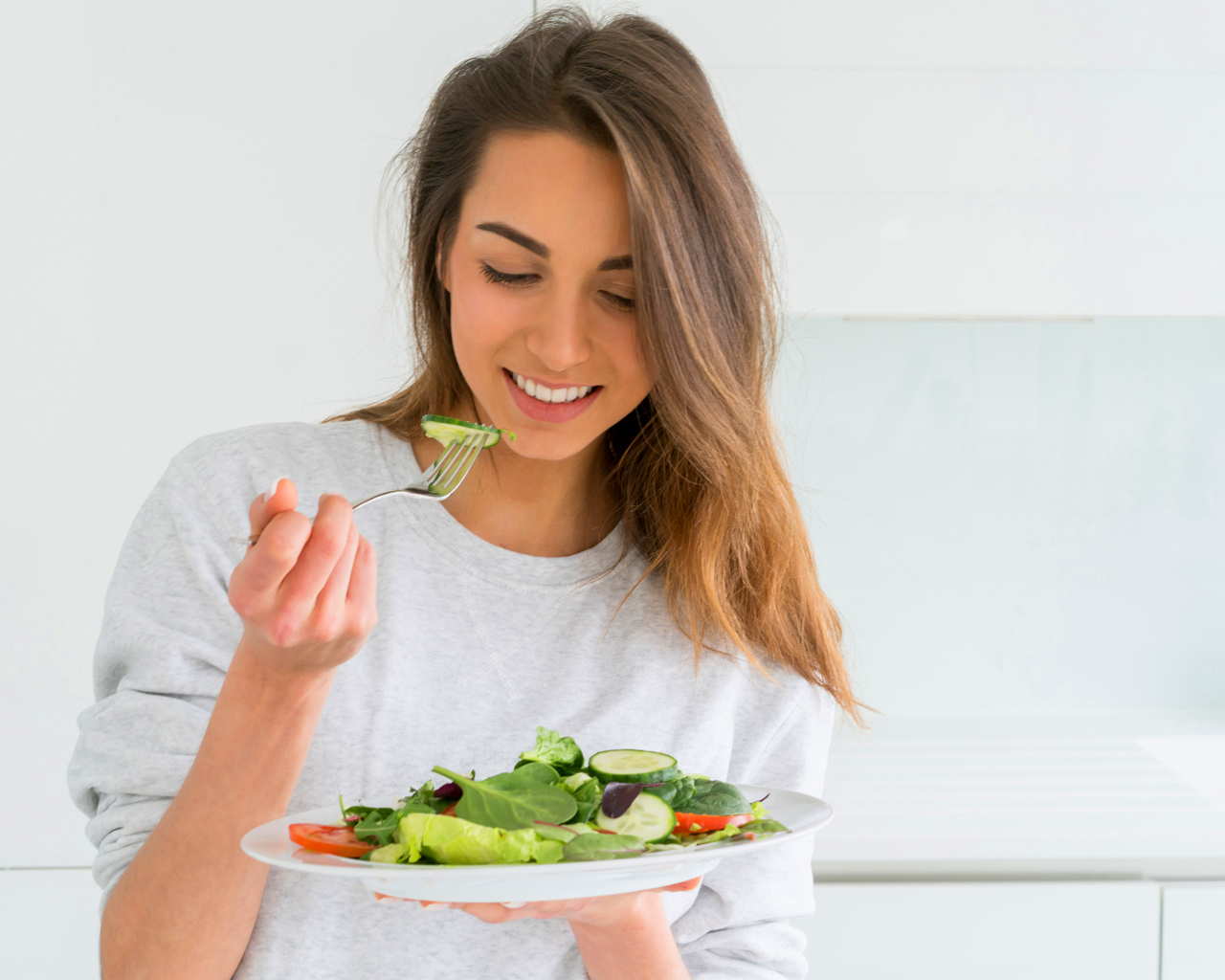 picture of a girl eating mindfully